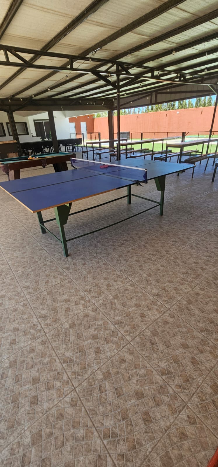 Espacio semiabierto acondicionado para festejo